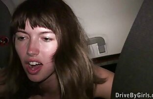 Redhead video porn completi spogliarellista in lingerie seduce cliente e si sedette sul suo tronco con anale